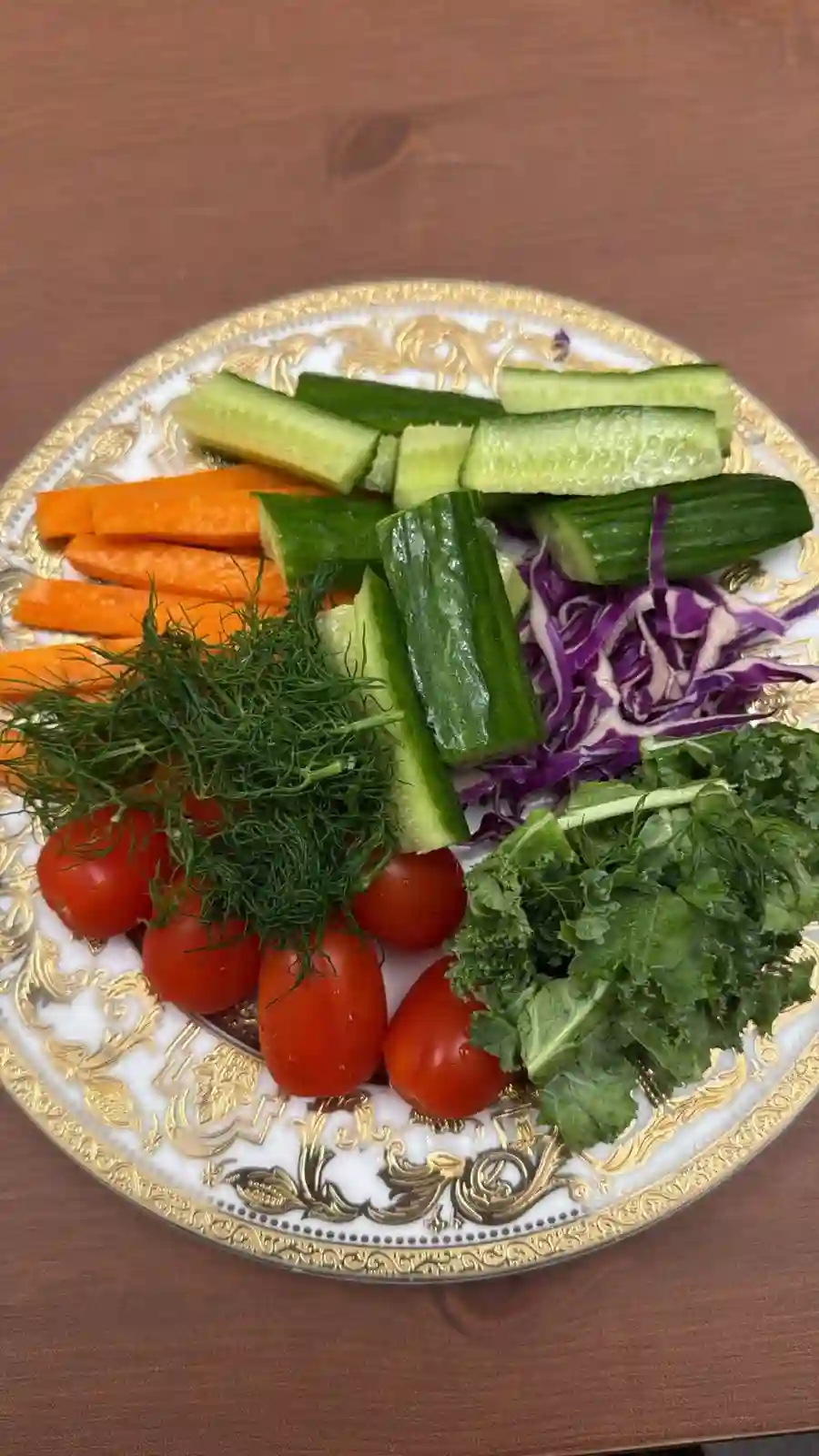A delicious and colorful fruit salad.